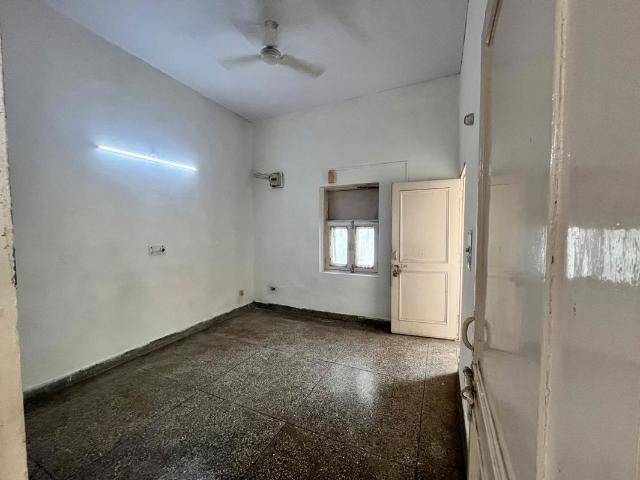 Rental | 1.5 BHK + Prayer Room 300 Sq.Mt. Villa in Sector 30