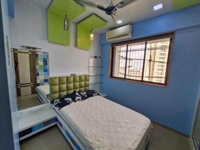 Rental | 1.5 BHK + Prayer Room,Servant Room,Extra Room 700 Sq.Ft. Apartment in Thane West