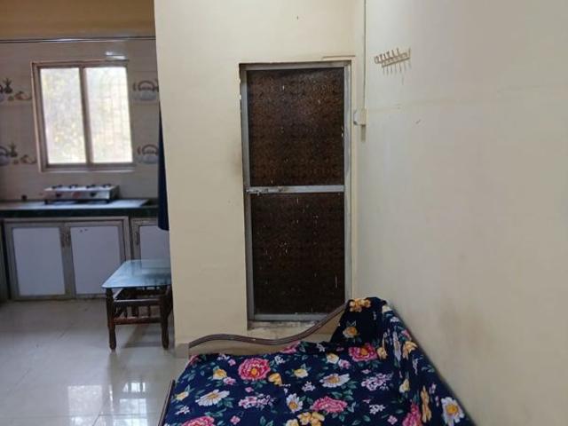 Rental | 1.5 BHK + Prayer Room,Servant Room,Extra Room,Store Room 800 Sq.Ft. Apartment in BM Satyam Solaris