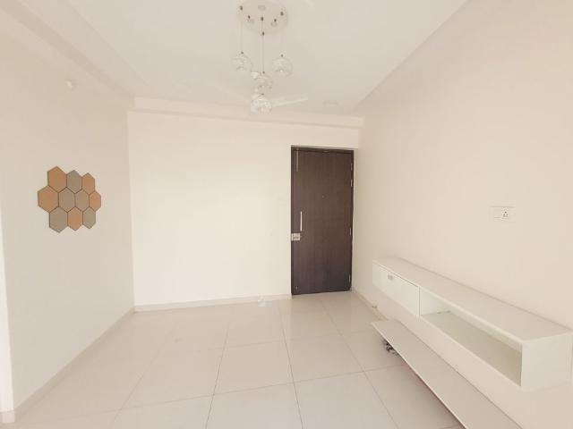 Rental | 1.5 BHK + Store Room 530 Sq.Ft. Apartment in Godrej Emerald