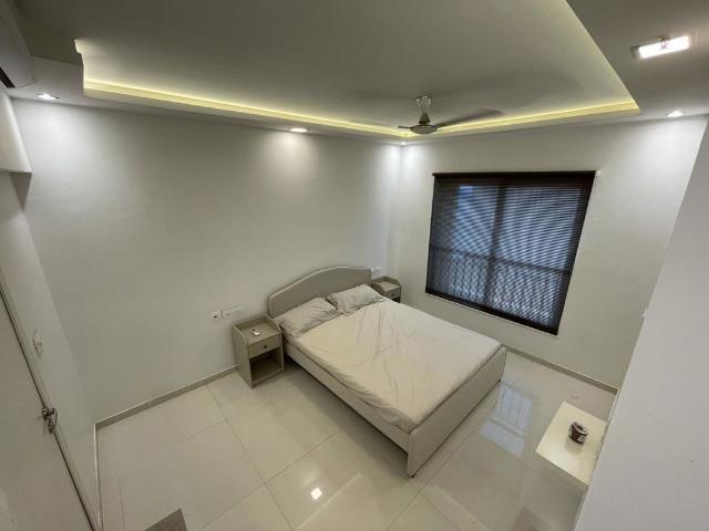 Rental | 1.5 BHK + Study Room 500 Sq.Ft. Apartment in Godrej Emerald