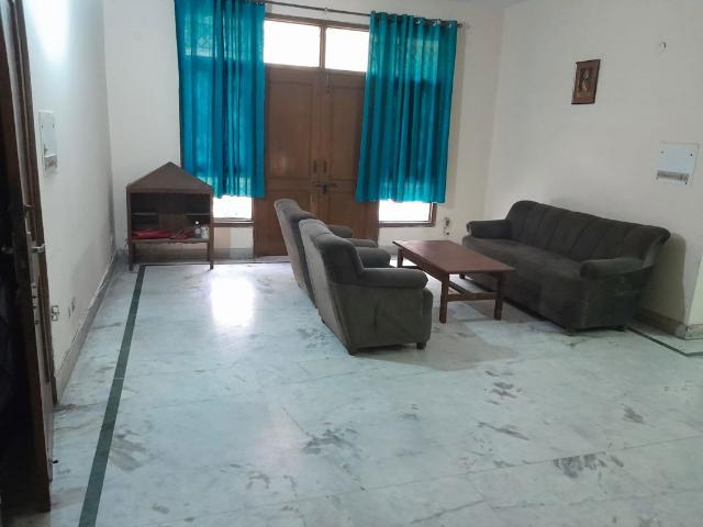 Rental | 1.5 BHK + Study Room 950 Sq.Ft. Independent House in Sector 49