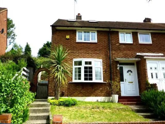 Just in! 1 BA 4 bedroom semi detached house for rent in Amhers.