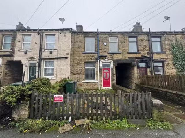 Nice 1 BA 1 bedroom cottage for rent in Rook Lane, Bradford, BD4