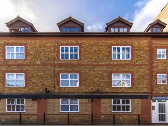 Unique 1 BA 1 bedroom apartment for rent in Compass Court, 20.