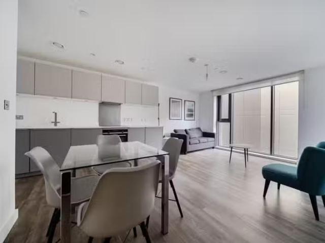 Charming 1 BA 1 bedroom apartment for rent in Sheepcote Street.