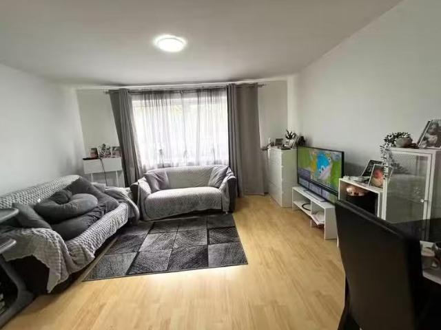 Deal! 1 BA 1 bedroom ground floor flat for rent in Wellington.