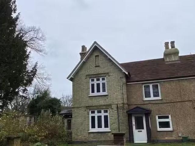 Cheap 1 BA 1 bedroom end of terrace house for rent in Lower Wo.
