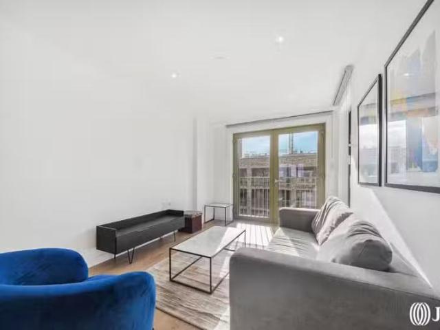 Charming 1 BA 1 bedroom flat for rent in Tiller House, Armada.