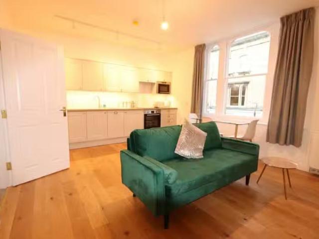 Rental! 1 BA 1 bedroom flat for rent in Alma Vale Road, Bristo.
