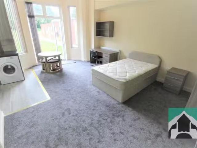 For Rent! 1 BA 1 bedroom flat for rent in Bristol Road, Birmin.
