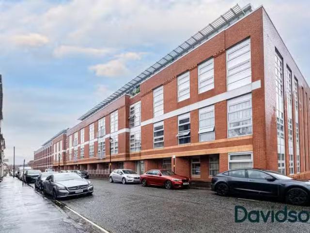 Charming 1 BA 1 bedroom flat for rent in Platinum Apartments.