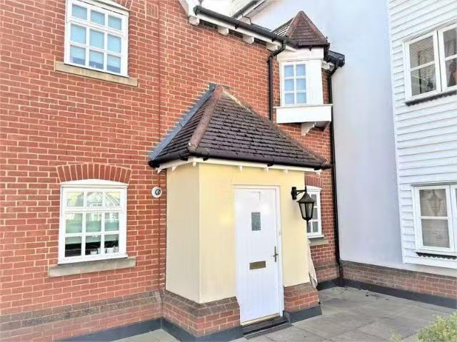 Cozy 1 BA 1 bedroom house for rent in Chatham Way, Brentwood.