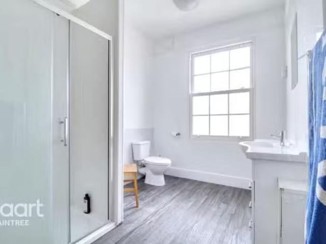 New 1 BA 1 bedroom house share for rent in Swan Street, Halste.