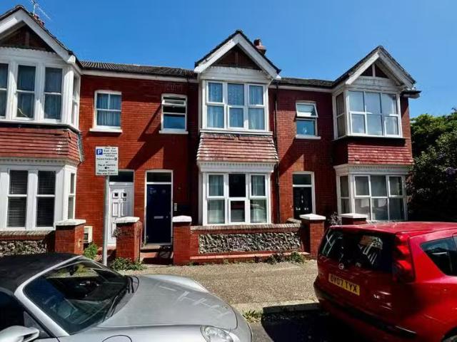 Nice 1 BA 1 bedroom house share for rent in Wordsworth Road, W.