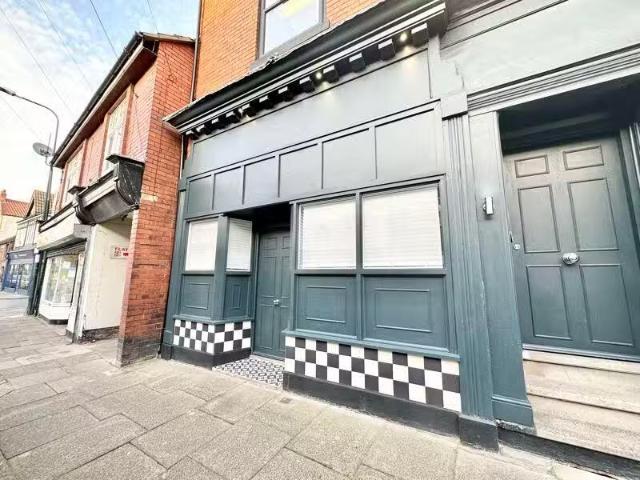 Charming 1 BA 1 bedroom maisonette for rent in Cambridge Stree.