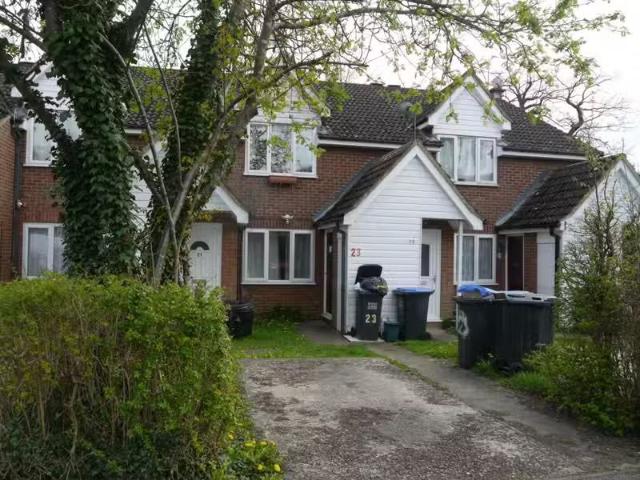 Cheap 1 BA 1 bedroom maisonette for rent in Sandifield, Hatfie.