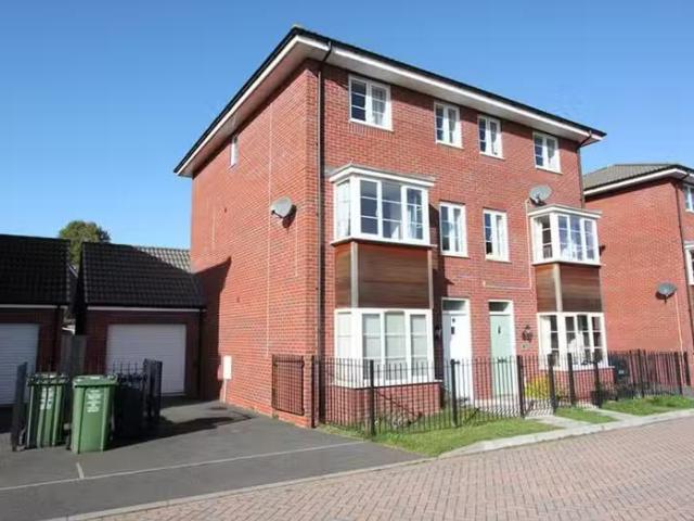 For Rent! 1 BA 1 bedroom semi detached house for rent in Jack.