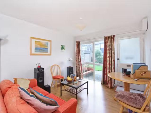 Rental! 1 BA 1 bedroom property to let in Fulwood Walk, Southf.