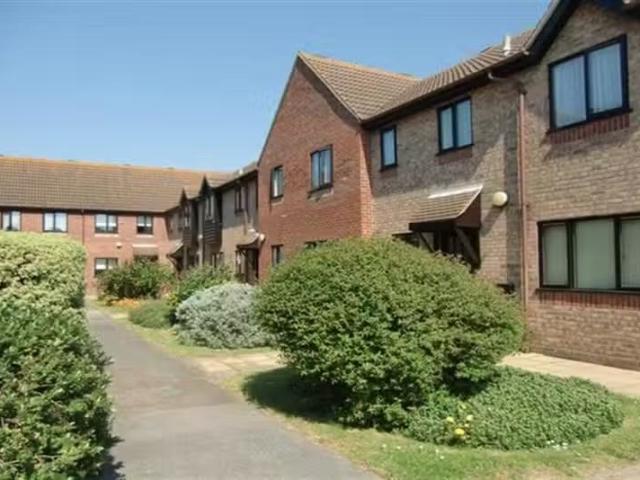 Unique 1 BA 1 bedroom retirement property for rent in East Hav.