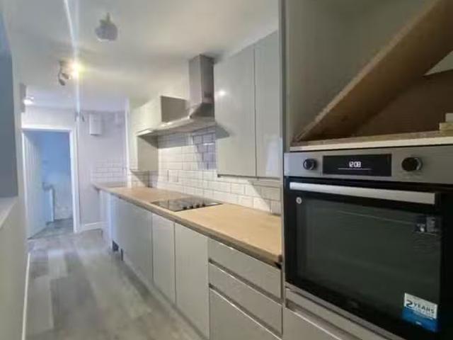 New 1 BA 1 bedroom terraced house for rent in Bournemouth Road.