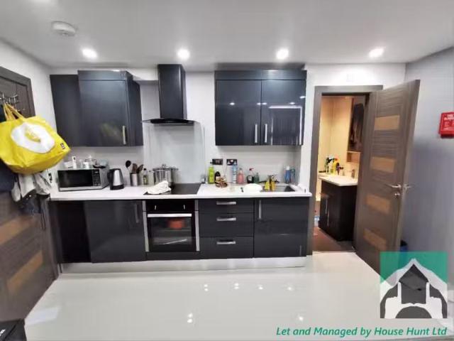 New 1 BA 1 bedroom terraced house for rent in Heeley Road, Bir.