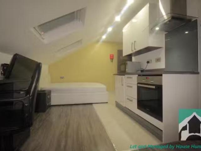 For Rent! 1 BA 1 bedroom terraced house for rent in Heeley Roa.