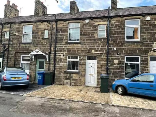 Nice 1 BA 2 bedroom cottage for rent in North View, Sutton in.