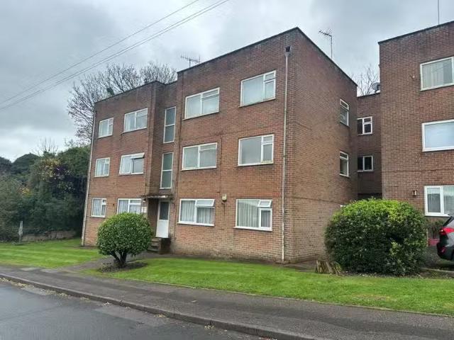 Rental! 1 BA 2 bedroom apartment for rent in Eaves Road, Dover.