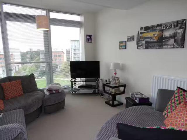 Just in! 1 BA 2 bedroom apartment for rent in Langley Walk, Pa.