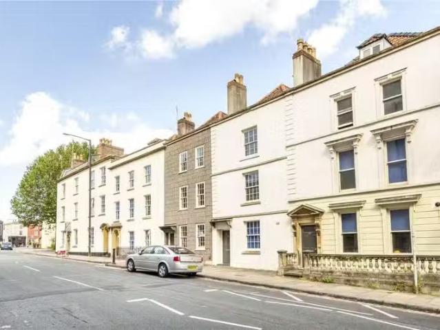 For Rent! 1 BA 2 bedroom apartment for rent in St Michaels Hil.