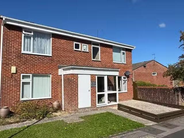 Cozy 1 BA 2 bedroom apartment for rent in Sambourne Gardens, W.