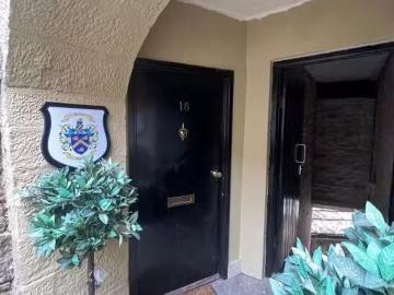 For Rent! 1 BA 2 bedroom apartment for rent in The Castle, Sta.