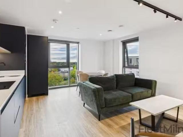 Charming 1 BA 2 bedroom apartment for rent in The Laurel, Inkw.