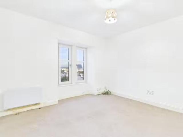 Just in! 1 BA 2 bedroom apartment for rent in Victoria Street.