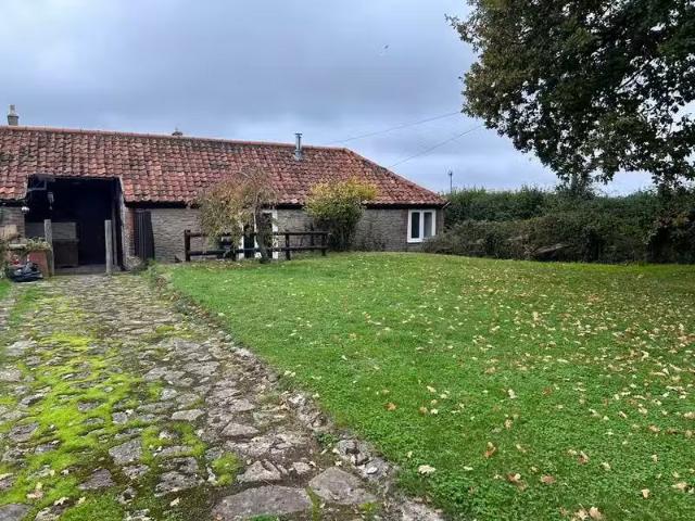 New 1 BA 2 bedroom barn conversion for rent in Friggle Street.