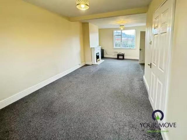 Just in! 1 BA 2 bedroom end of terrace house for rent in Smart.