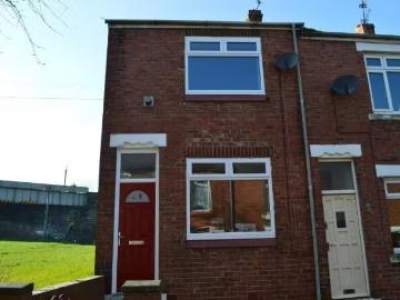 New 1 BA 2 bedroom end of terrace house for rent in Park View.