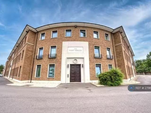 Rental! 1 BA 2 bedroom flat for rent in The Post House, Glouce.
