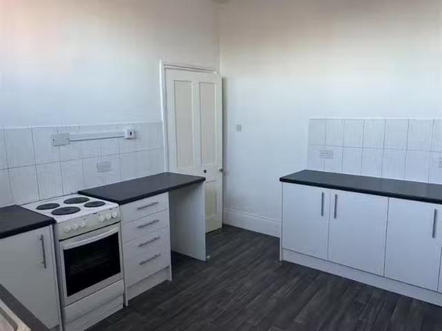 Rental! 1 BA 2 bedroom flat for rent in Victoria Street, Grims.