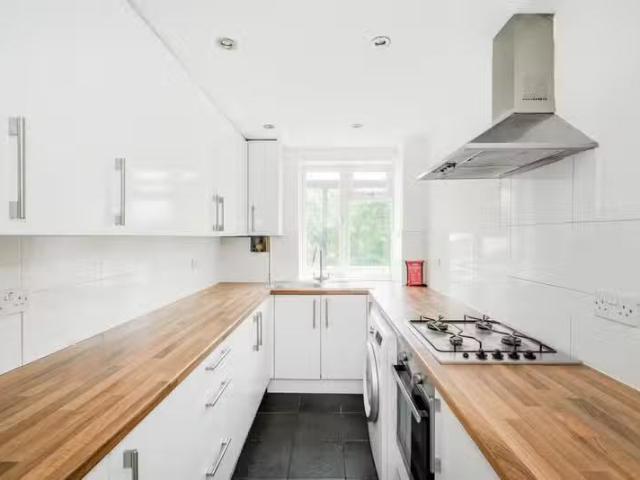 Unique 1 BA 2 bedroom flat for rent in Brooklyn Court, High Ro.