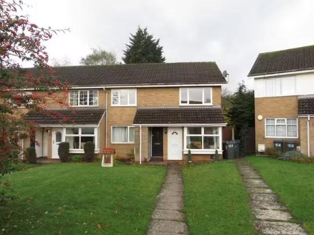 Charming 1 BA 2 bedroom flat for rent in Cheswood Drive, Minwo.
