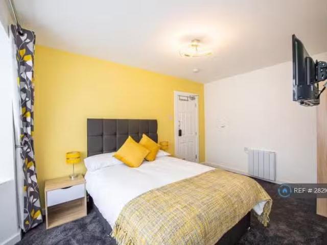 Cozy 1 BA 2 bedroom flat for rent in Liverpool, Liverpool, L24