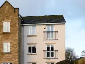 Unique 1 BA 2 bedroom flat for rent in Low Road Close, birderm.
