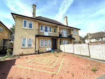 Cheap 1 BA 2 bedroom flat for rent in Mayfields, Keynsham, BS31