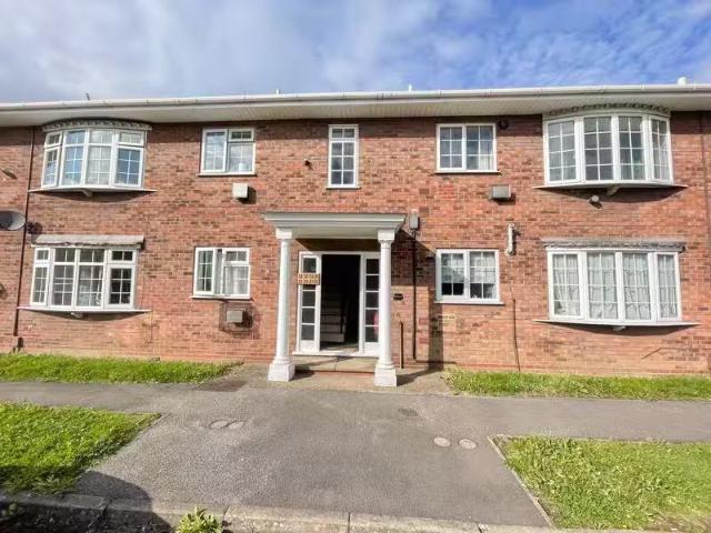 Unique 1 BA 2 bedroom flat for rent in Revesby Court, Sparthor.