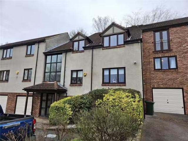 Cheap 1 BA 2 bedroom flat for rent in Ridgewood Close, Baildon.