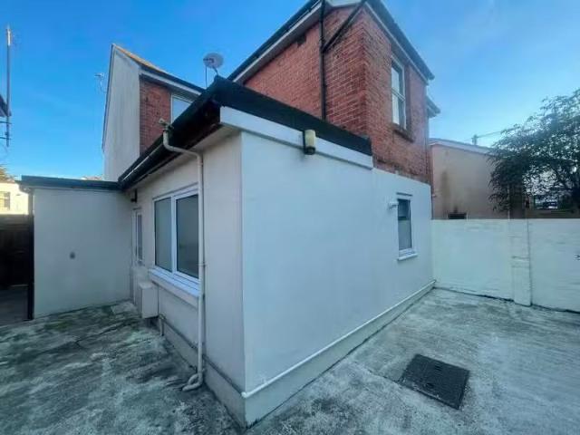 Cozy 1 BA 2 bedroom maisonette for rent in Ripon Road, Bournem.