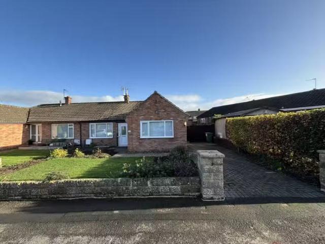 Cheap 1 BA 2 bedroom semi detached bungalow for rent in Wensle.