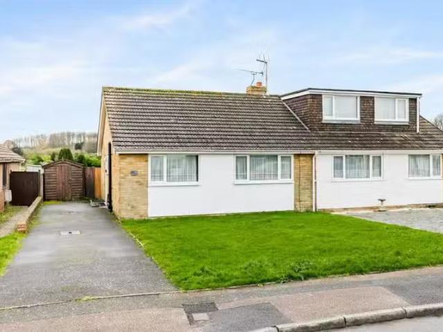 Cozy 1 BA 2 bedroom semi detached bungalow for rent in Minter.